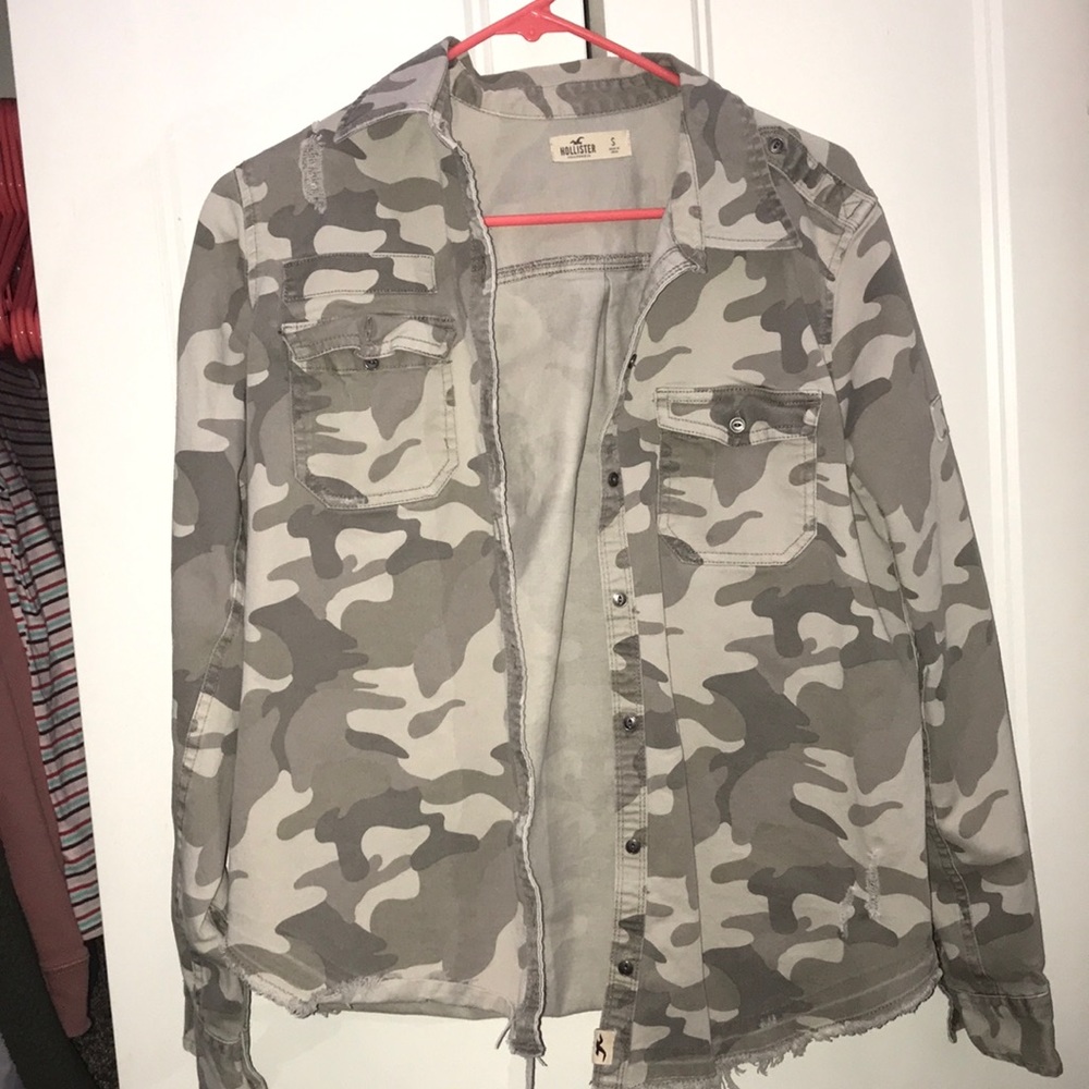 hollister camo jacket